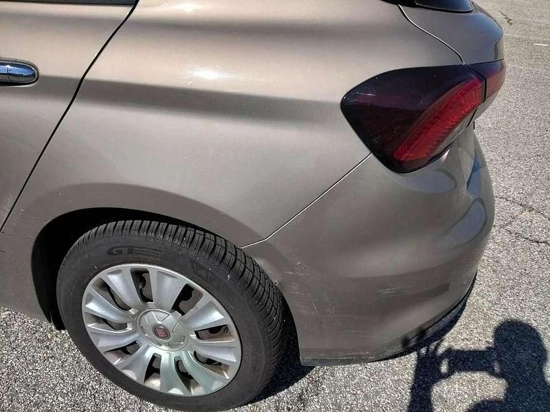 Usata Fiat Tipo Easy 95 CV (69 kW) 2018 Berlina