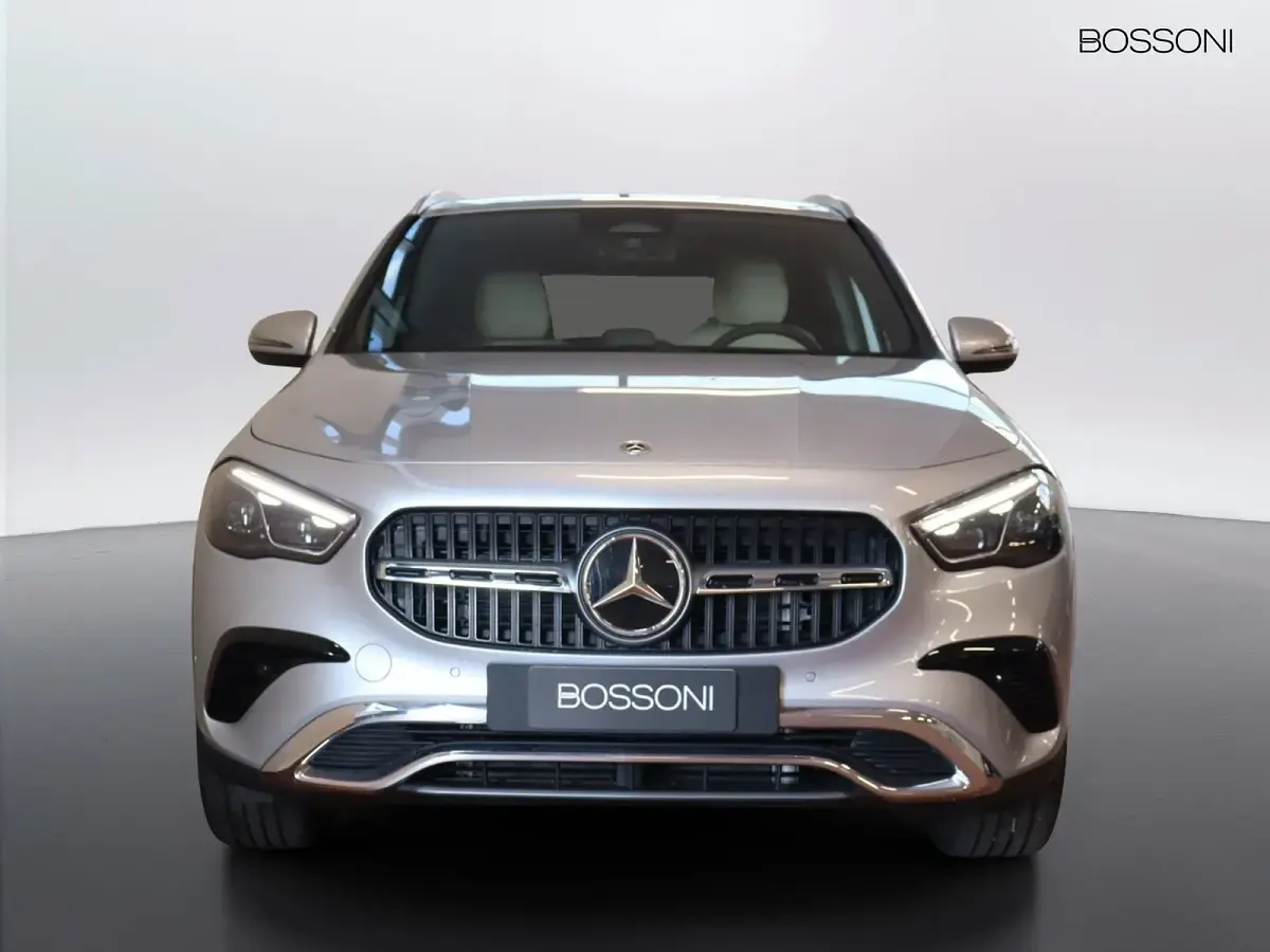 Nuova Mercedes GLA200 Progressive 150 CV (110 kW) 2026 Argento SUV