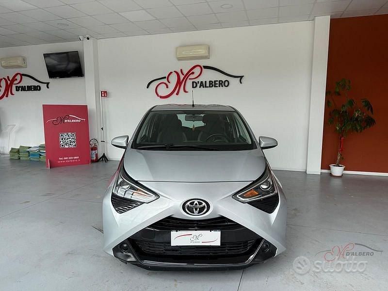 Usata Toyota Aygo Cool 72 CV (52 kW) 2020 Grigio Utilitaria