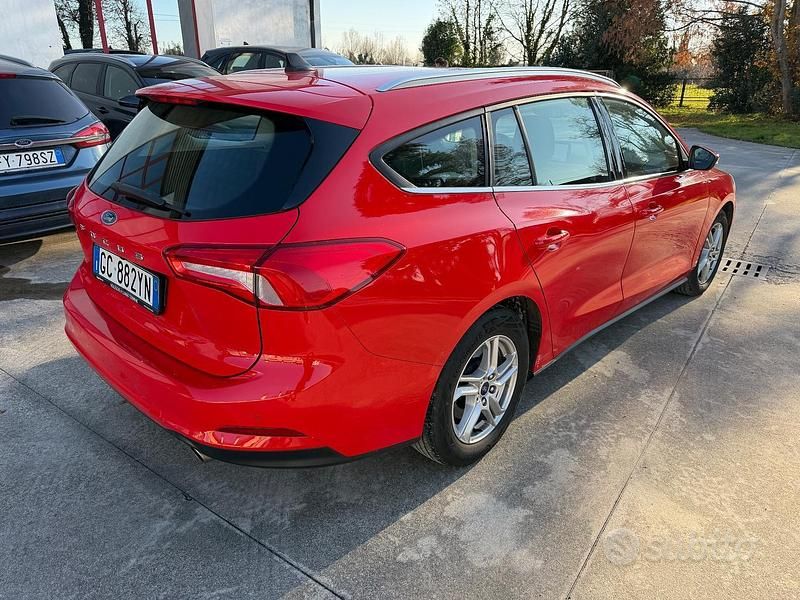 Usata Ford Focus Business Edition 120 CV (88 kW) 2021 Rosso Station wagon