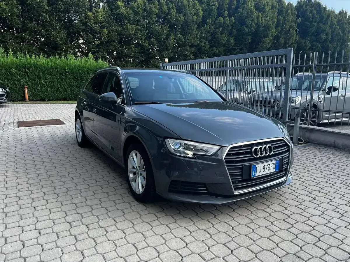 Usata Audi A3 Ambiente 110 CV (80 kW) 2017 Grigio Berlina