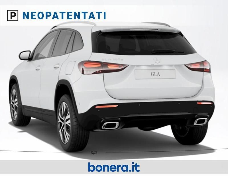 Nuova Mercedes GLA180 Advanced Plus 116 CV (85 kW) 2025 Bianco SUV