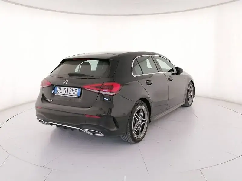 Usata Mercedes A180 Premium 116 CV (85 kW) 2022 Nero Utilitaria
