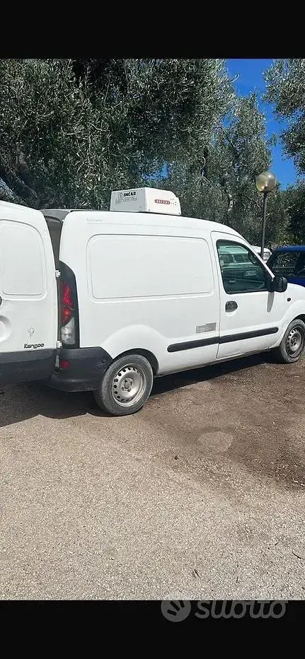 Usata Renault Kangoo 64 CV (47 kW) 2001 Bianco Monovolume