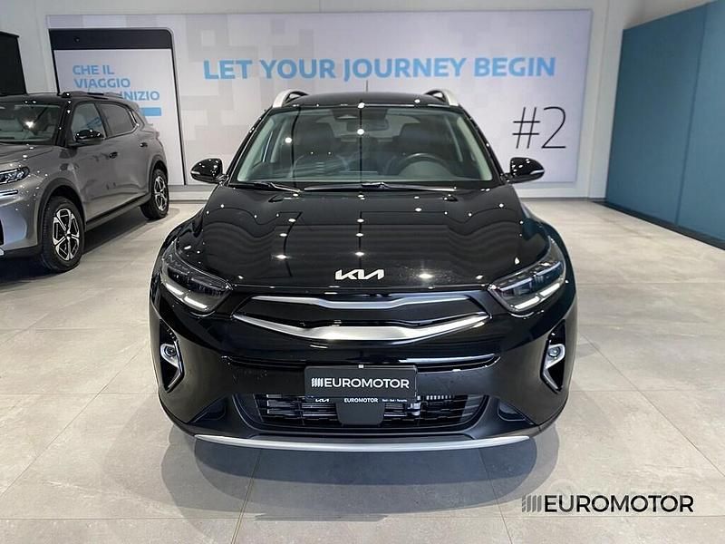 Second-hand Kia Stonic 100 CP (73 kW) 2024 Negru SUV