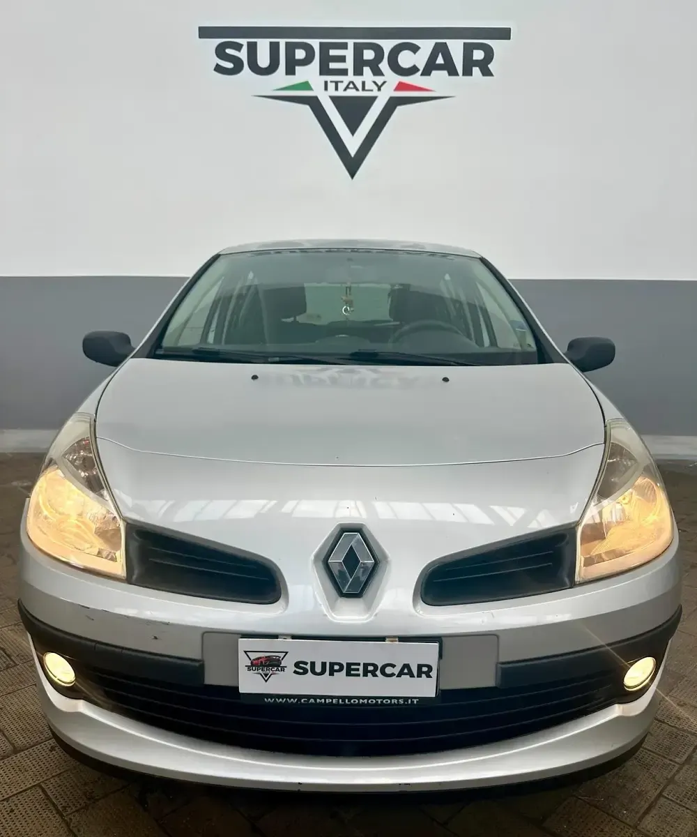 Usata Renault Clio II 75 CV (55 kW) 2006 Grigio Berlina