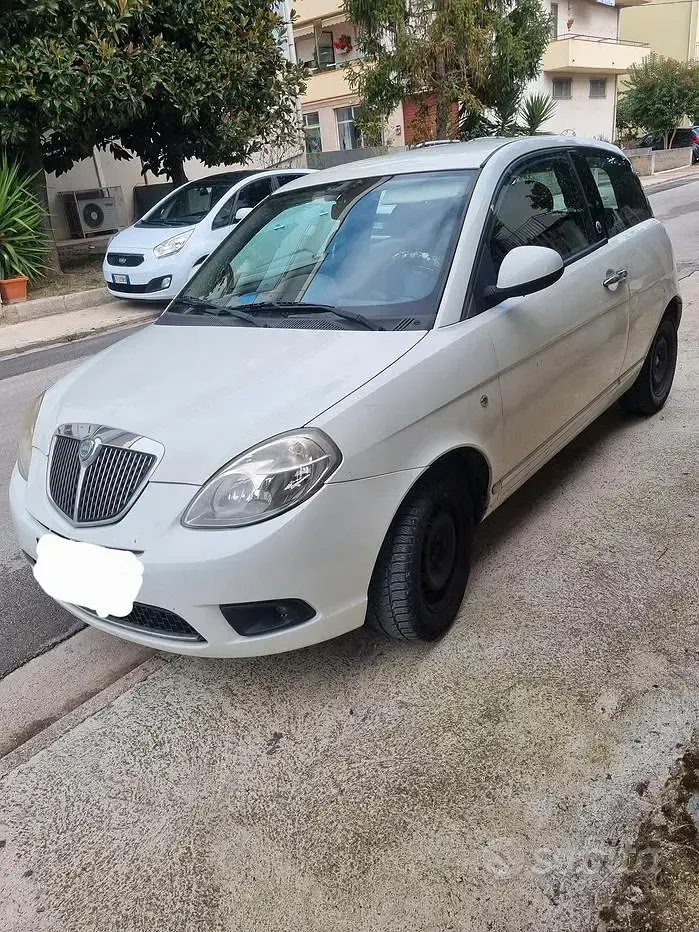 Usata Lancia Ypsilon 77 CV (56 kW) 2010 Bianco Utilitaria