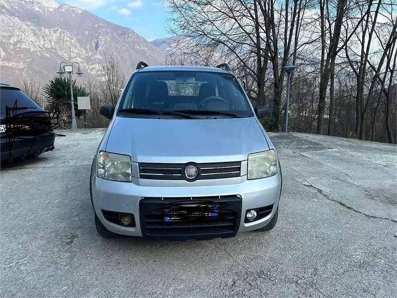 Usata Fiat Panda 4x4 Climbing 69 CV (50 kW) 2007 Utilitaria