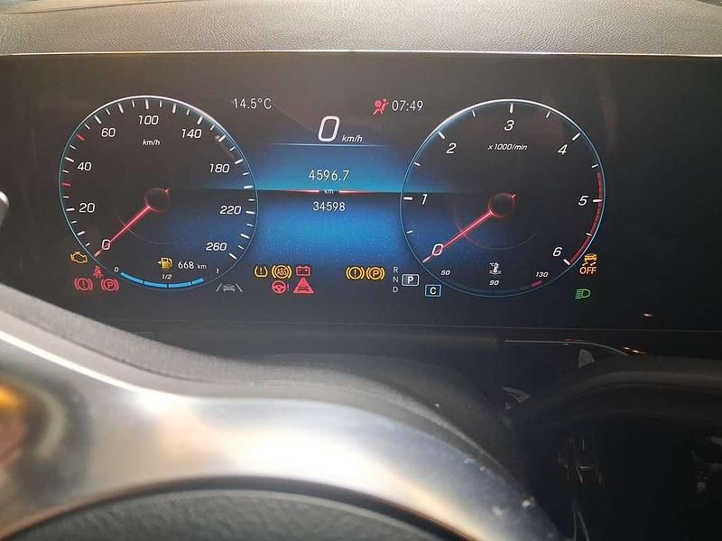 Usata Mercedes GLA200 AMG Line Premium 150 CV (110 kW) 2023 Blu/azzurro SUV