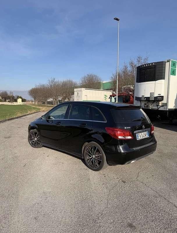 Usata Mercedes B180 109 CV (80 kW) 2016 Monovolume