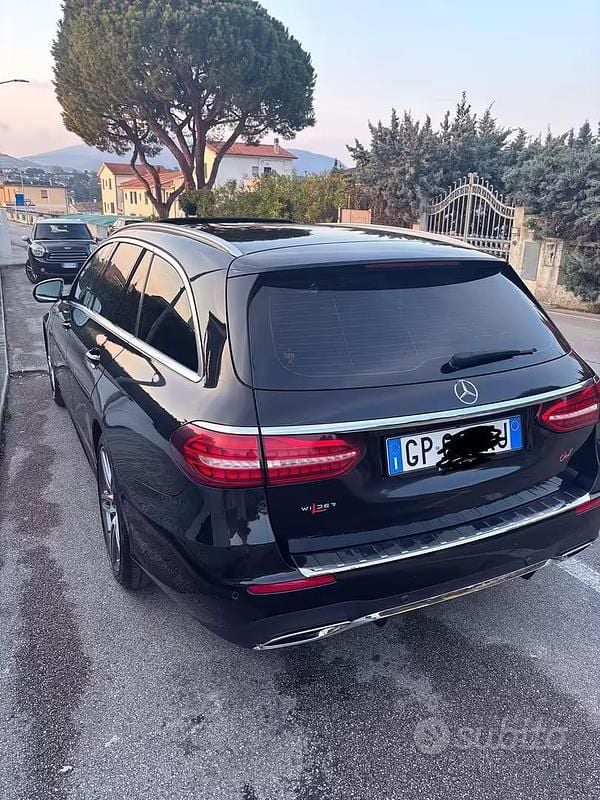 Usata Mercedes E220 2022 Nero Station wagon
