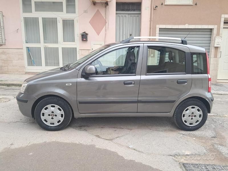 Usata Fiat Panda Dynamic 69 CV (50 kW) 2012 Grigio Berlina