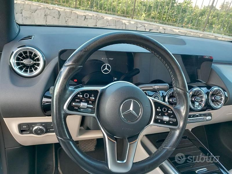 Usata Mercedes B180 116 CV (85 kW) 2022 Blu Monovolume