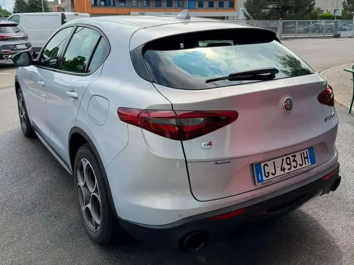 Usata Alfa Romeo Stelvio Business 190 CV (139 kW) 2022 Grigio ghiaccio SUV