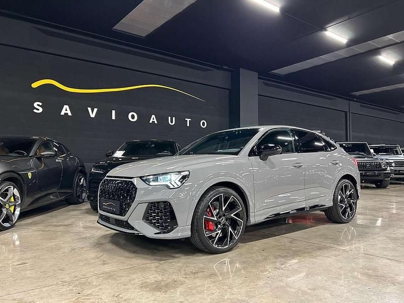 Grigio nardò Usata 2024 Audi RS Q3 Sportback Ambiente SUV | 73.900 € - Immagine 1/4