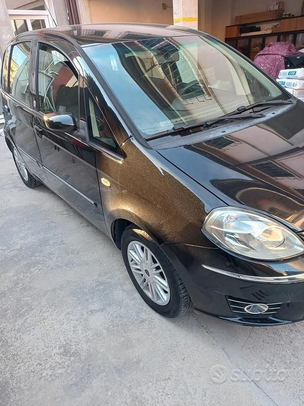 Usata Lancia Musa 77 CV (56 kW) 2009 Nero Monovolume