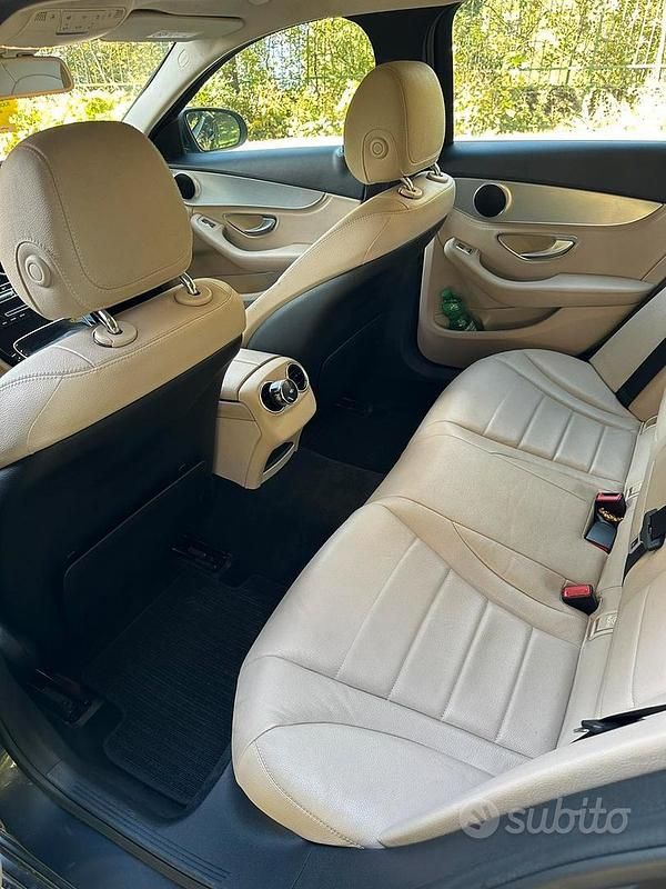 Usata Mercedes C220 170 CV (125 kW) 2015 Blu Berlina