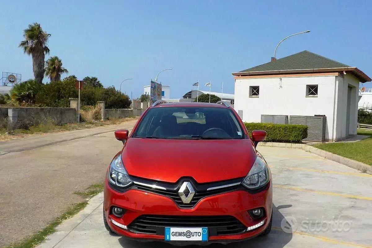 Usata Renault Clio GrandTour Zen 90 CV (66 kW) 2017 Rosso Station wagon