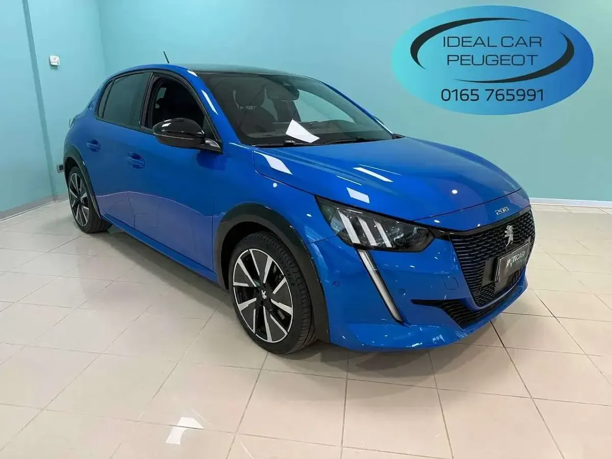 Usata Peugeot e-208 GT 56 kW (77 CV) 2022 Blu Utilitaria