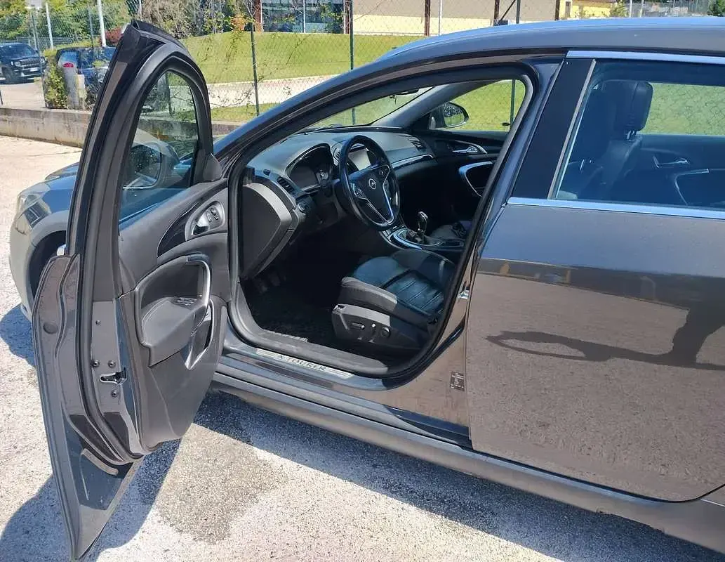 Usata Opel Insignia Cosmo 163 CV (119 kW) 2014 Grigio Station wagon