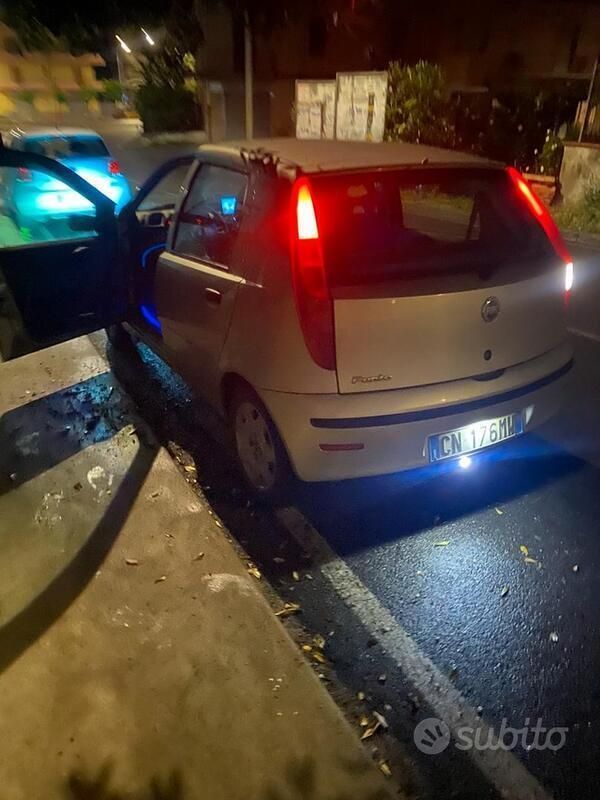 Usata Fiat Punto 60 CV (44 kW) 2004 Grigio Utilitaria