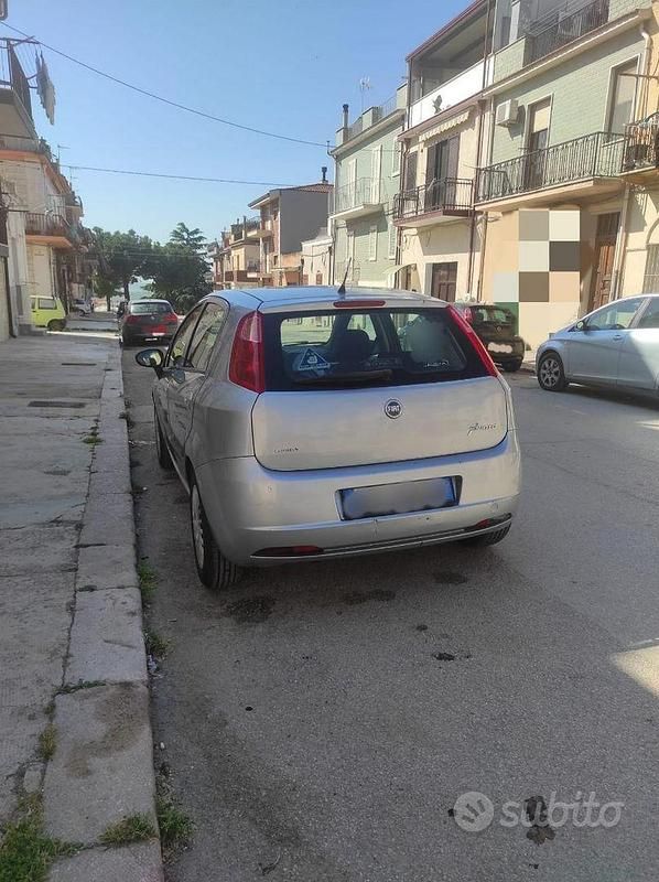 Usata Fiat Grande Punto 75 CV (55 kW) 2006 Grigio Utilitaria