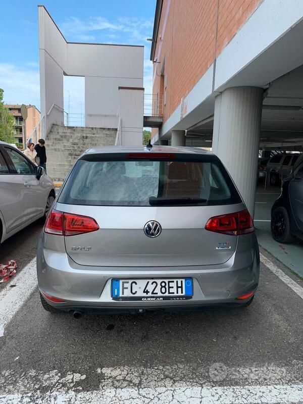 Usata VW Golf VII 110 CV (80 kW) 2016 Grigio Utilitaria