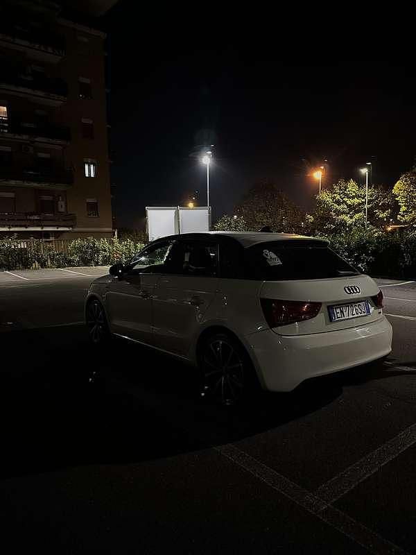 Usata Audi A1 Sportback Ambiente 90 CV (66 kW) 2012 Utilitaria
