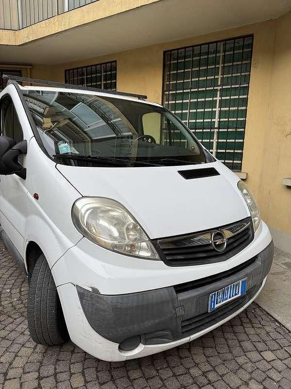 Usata Opel Vivaro 114 CV (83 kW) 2010 Bianco Monovolume