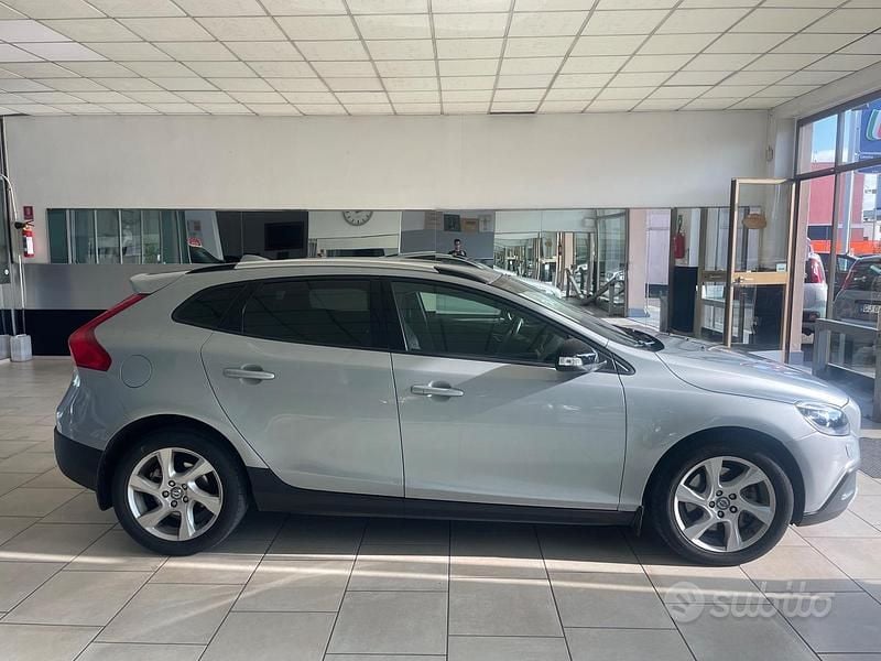 Usata Volvo V40 CC Momentum 190 CV (139 kW) 2014 Grigio Station wagon
