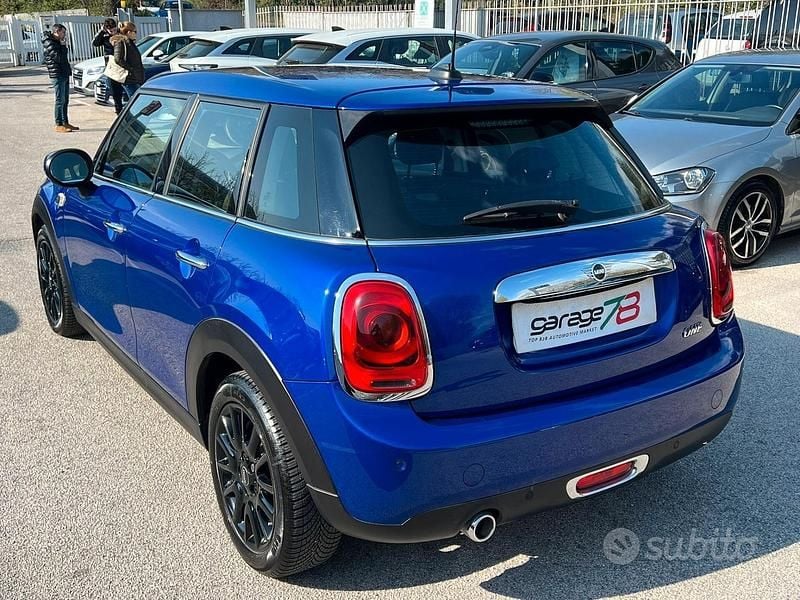 Usata Mini Cooper 102 CV (75 kW) 2020 Blu Utilitaria