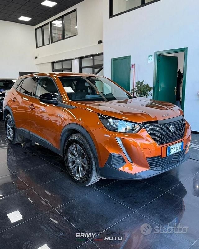 Usata Peugeot 2008 Active 102 CV (75 kW) 2023 Arancione SUV