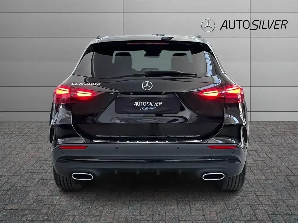 Nuova Mercedes GLA200 Advanced Plus 150 CV (110 kW) 2025 Nero / metallizzato SUV