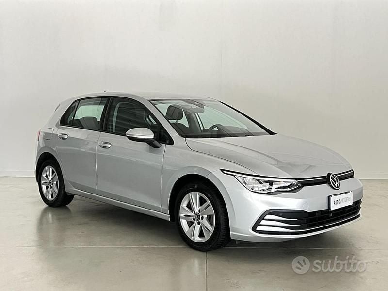 Usata VW Golf VII Life 131 CV (96 kW) 2020 Grigio Berlina