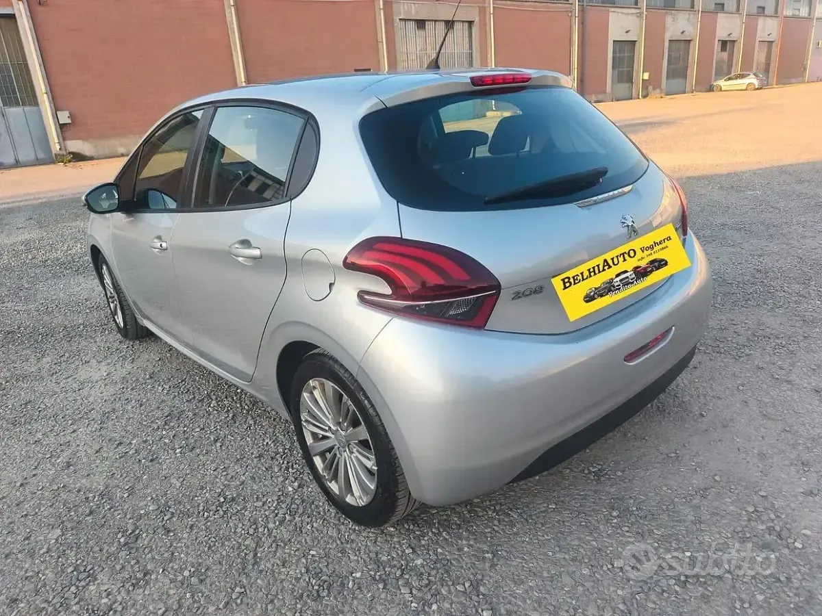 Usata Peugeot 208 75 CV (55 kW) 2016 Grigio Utilitaria