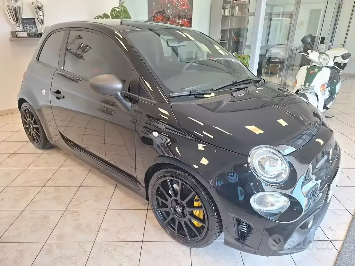 Occasion Abarth 695 Competizione 179 ch (131 kW) 2024 Noir Citadine