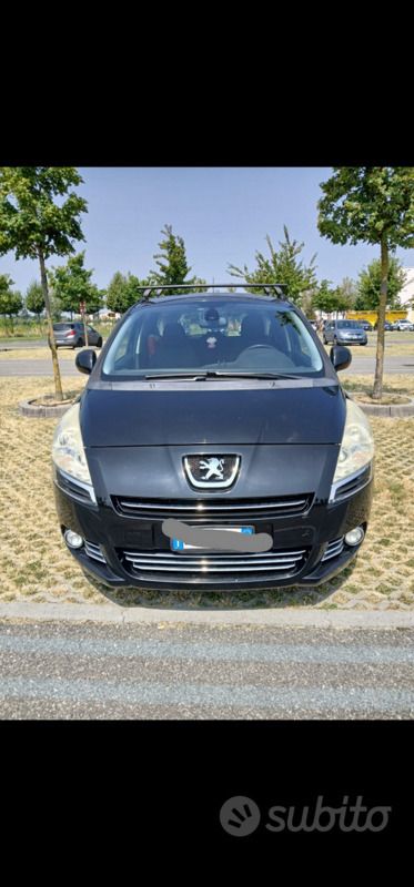 Usata Peugeot 5008 120 CV (88 kW) 2011 Nero Monovolume