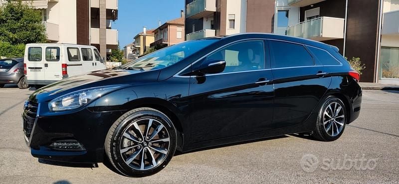 Usata Hyundai i40 141 CV (103 kW) 2017 Nero Station wagon