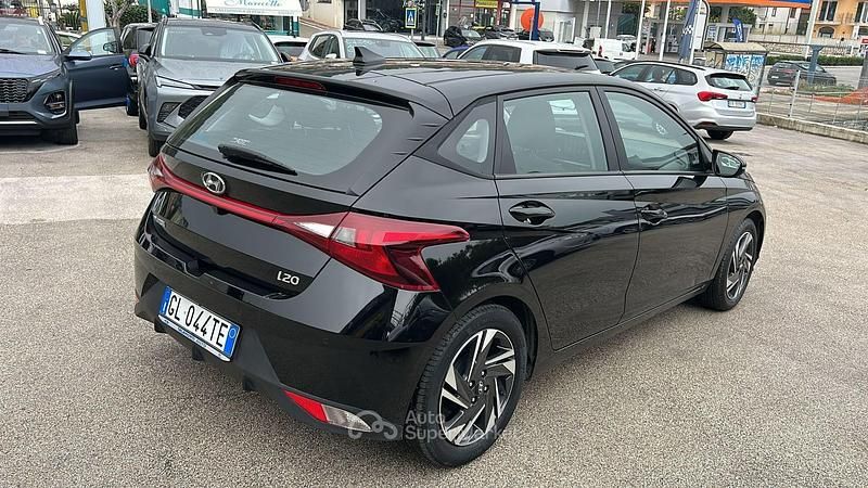 Usata Hyundai i20 83 CV (61 kW) 2022 Nero Berlina