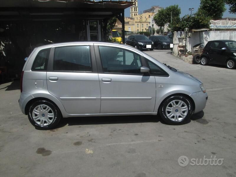 Usata Fiat Idea Emotion 95 CV (69 kW) 2004 Grigio Monovolume