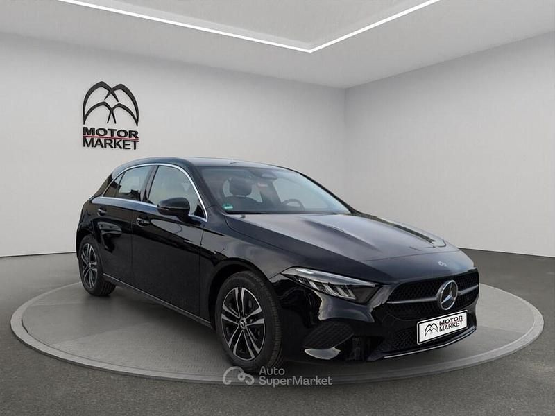 Usata Mercedes A200 Advanced 150 CV (110 kW) 2024 Nero / black Berlina