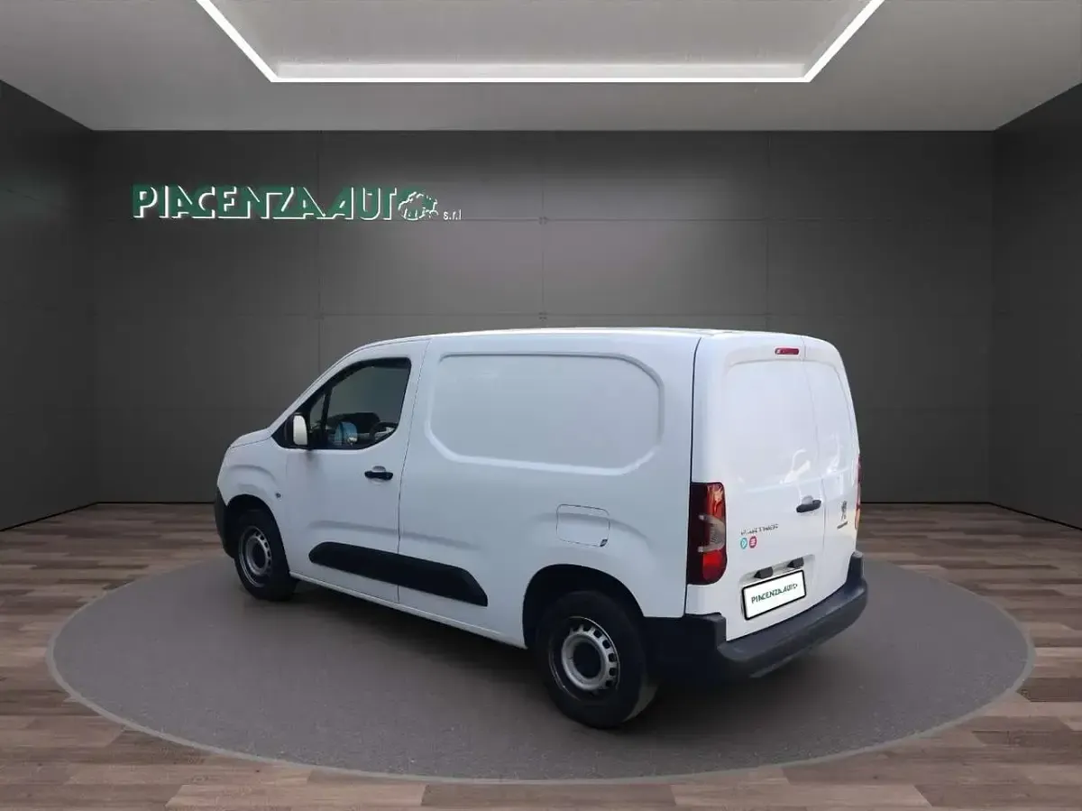 Usata Peugeot Partner Premium 102 CV (75 kW) 2022 Bianco Monovolume