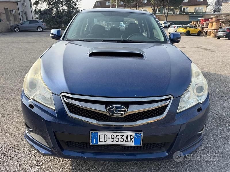 Usata Subaru Legacy 150 CV (110 kW) 2011 Blu Berlina