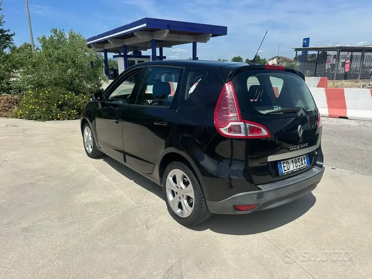 Usata Renault Scénic 130 CV (95 kW) 2010 Nero Monovolume