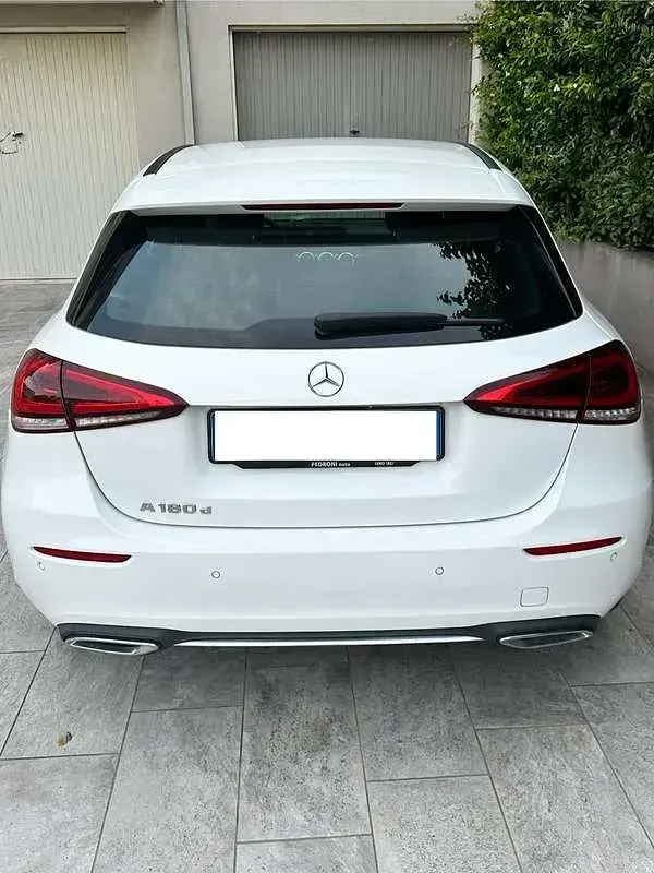 Usata Mercedes A180 116 CV (85 kW) 2019 Bianco Berlina