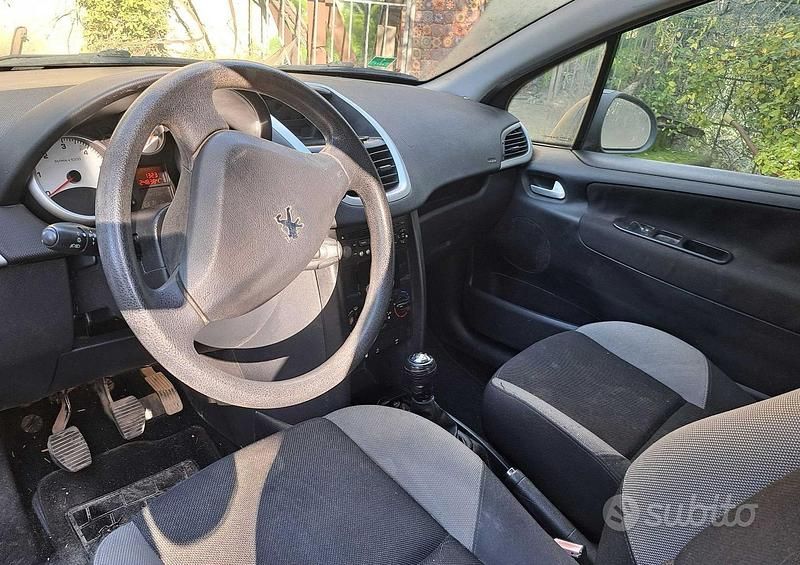 Usata Peugeot 207 68 CV (50 kW) 2008 Nero Berlina