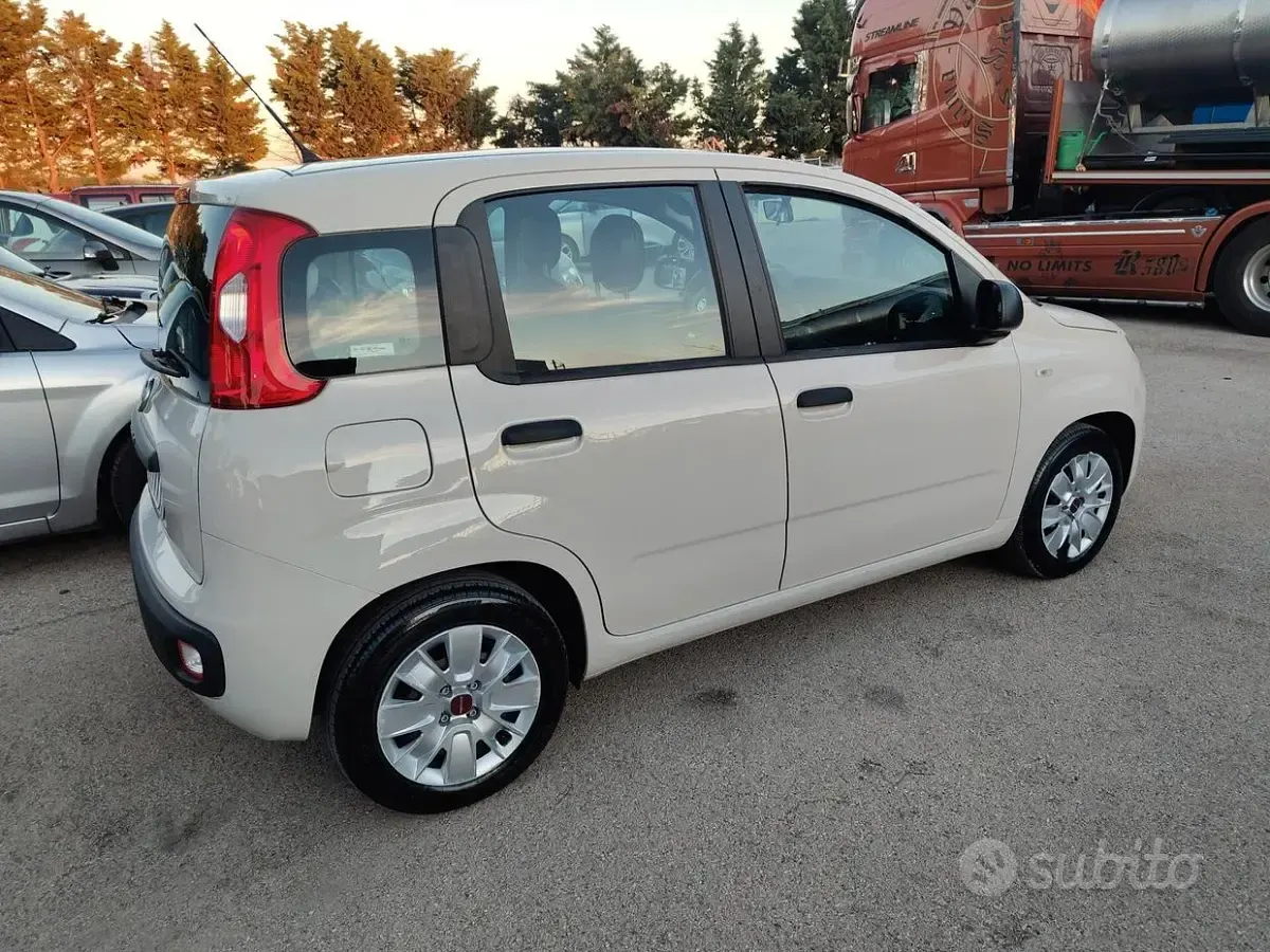 Usata Fiat Panda Easy 69 CV (50 kW) 2017 Beige Utilitaria