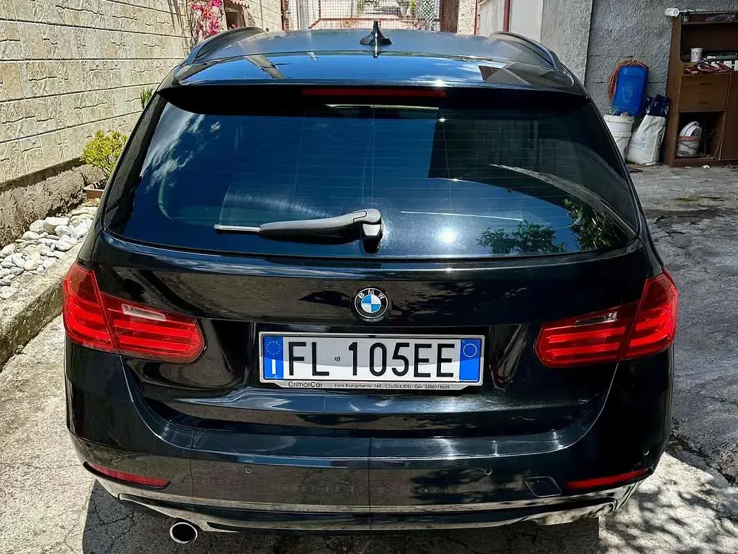 Usata BMW 318 143 CV (105 kW) 2014 Nero Station wagon