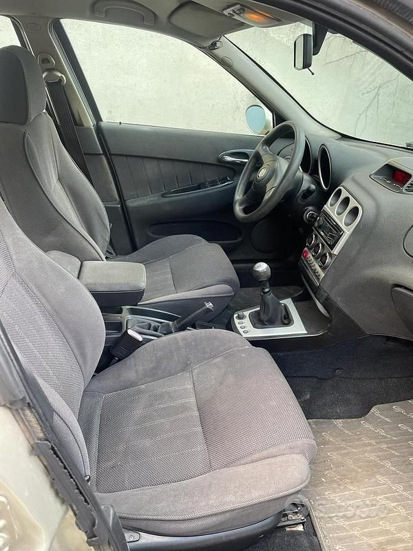 Usata Alfa Romeo 156 116 CV (85 kW) 2003 Berlina