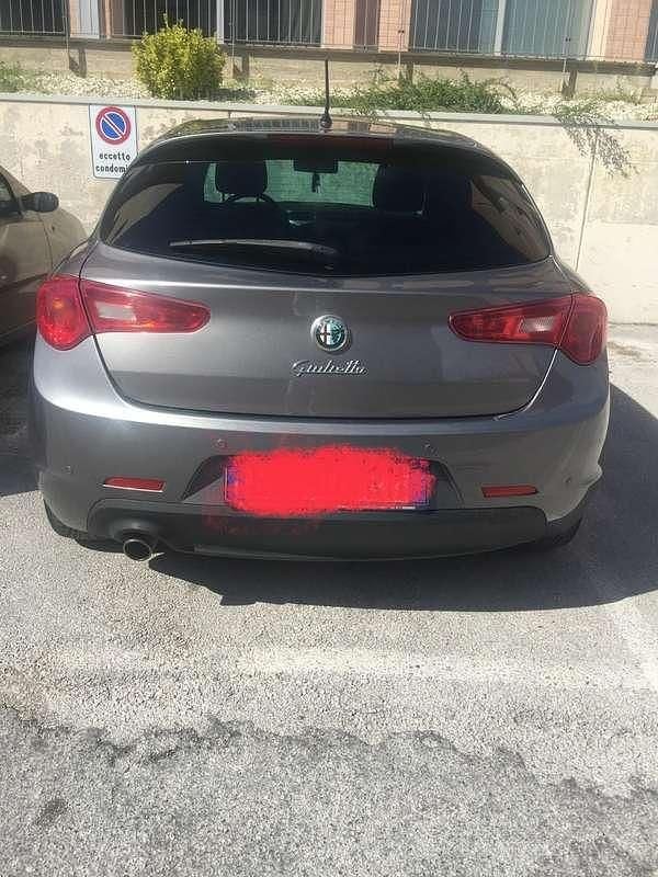 Usata Alfa Romeo Giulietta Distinctive 120 CV (88 kW) 2014 Utilitaria